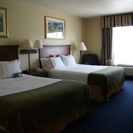 Holiday Inn Express Hotels & Suites Mountain Home By Ihg Rum bild