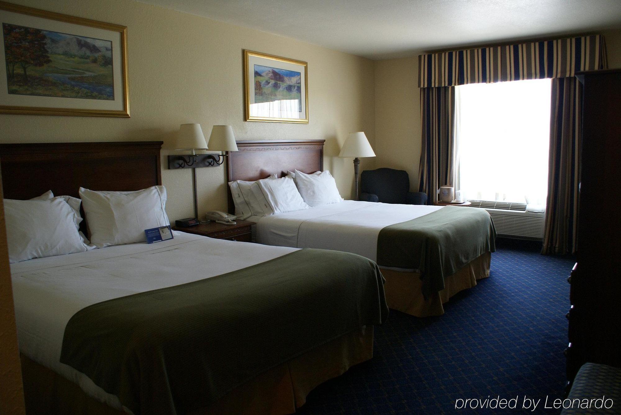 Holiday Inn Express Hotels & Suites Mountain Home By Ihg Rum bild
