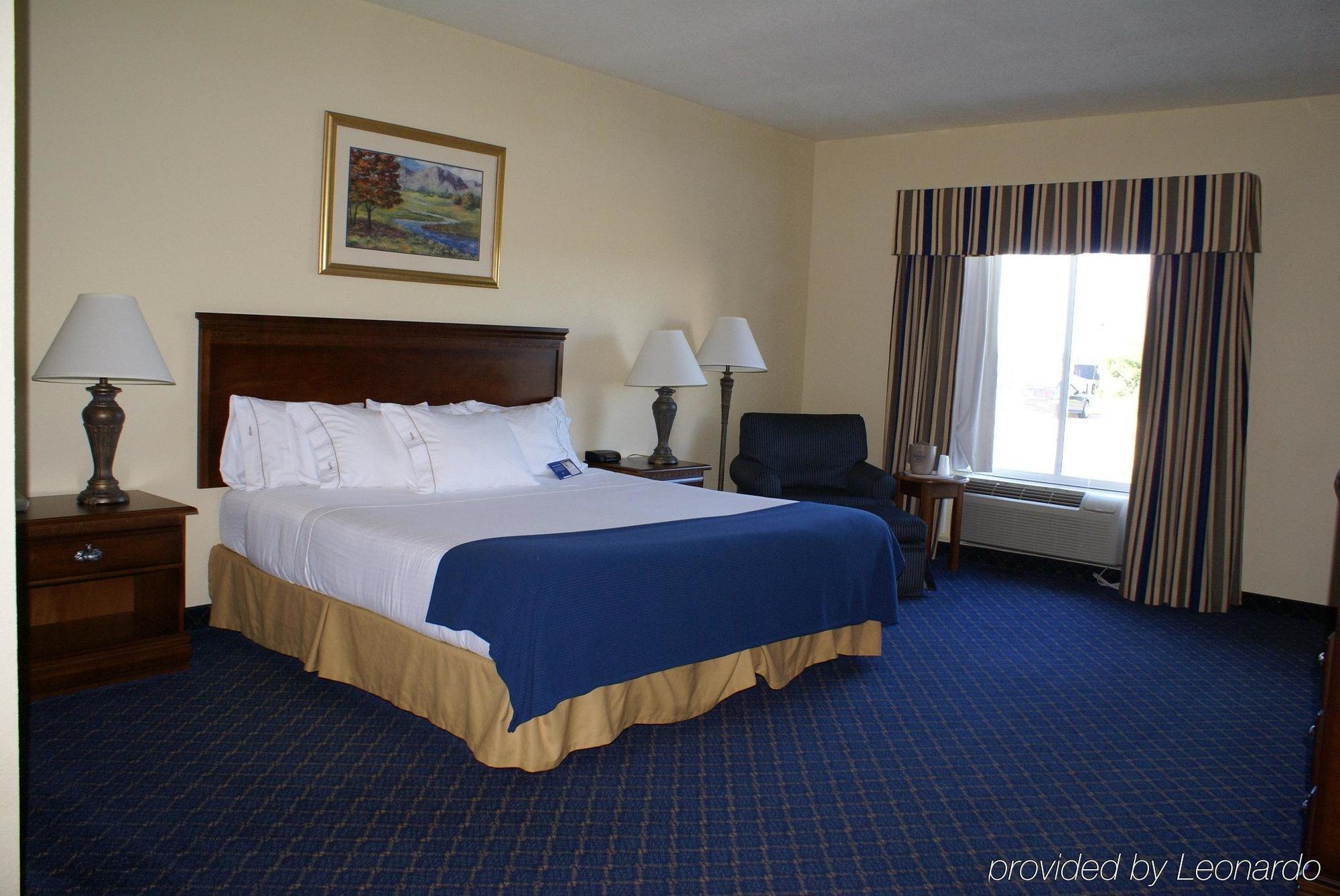 Holiday Inn Express Hotels & Suites Mountain Home By Ihg Rum bild